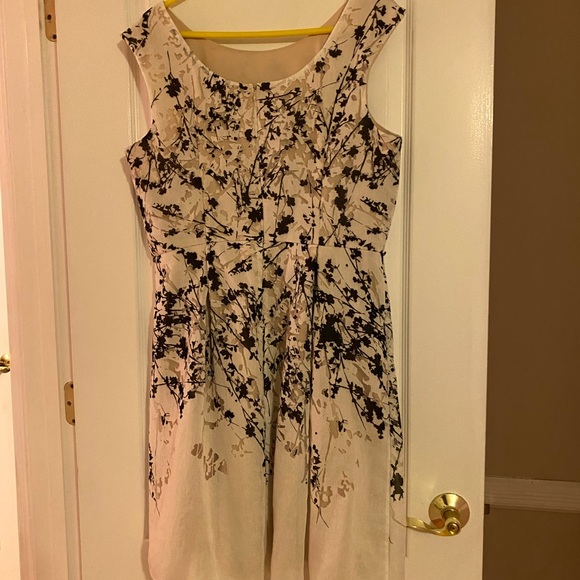 Liz Claiborne Dresses & Skirts - NWOT Liz Claiborne midi dress tan with brown and cream branch design 16